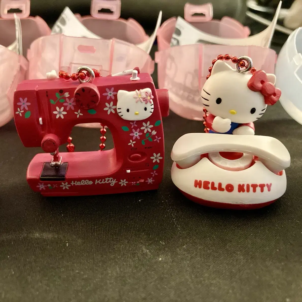 Out of Stock) 1 unsealed Hello Kitty keyring Gacha Miniature Sewing Machine