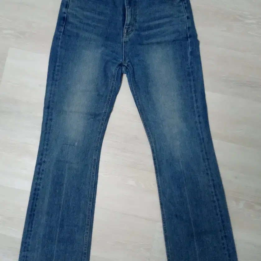 던스트 70s semi flared jeans