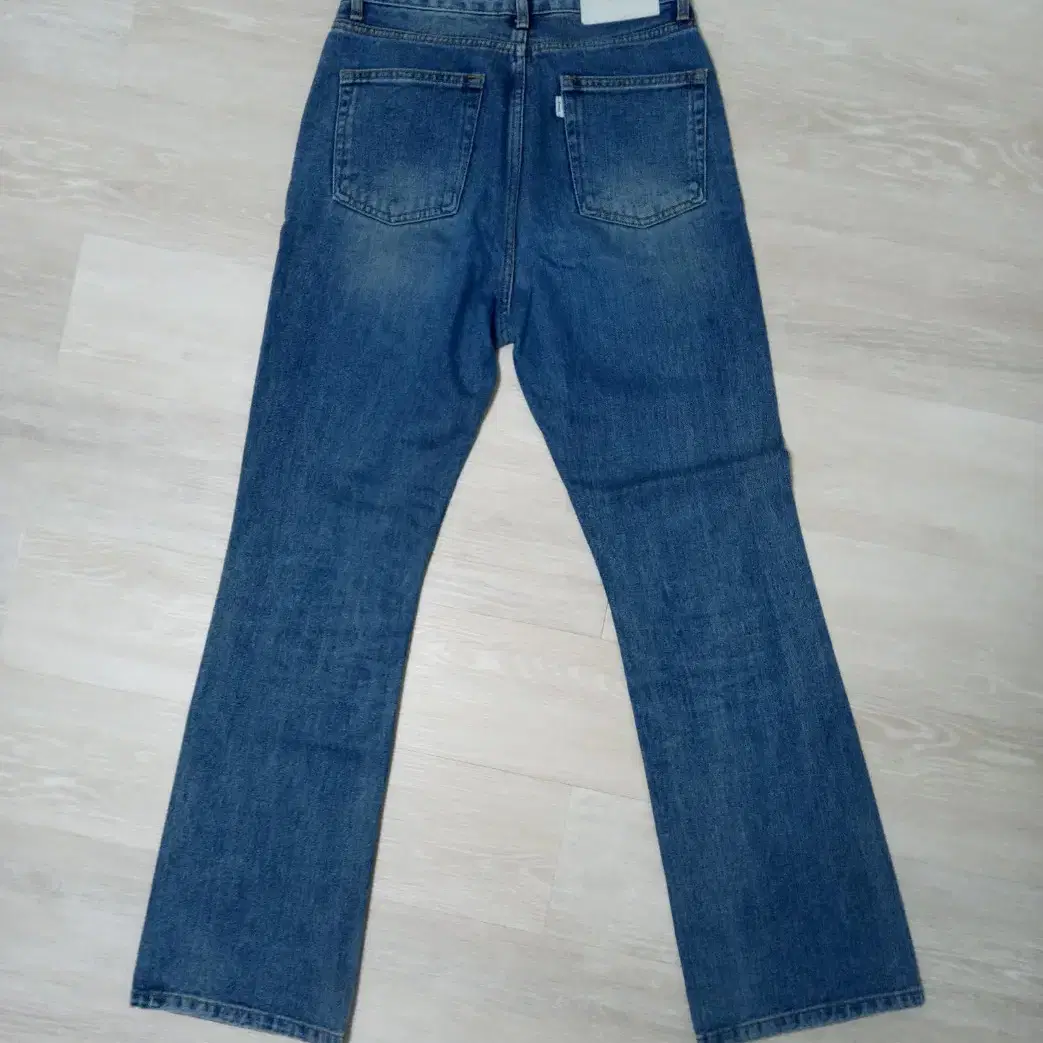 던스트 70s semi flared jeans