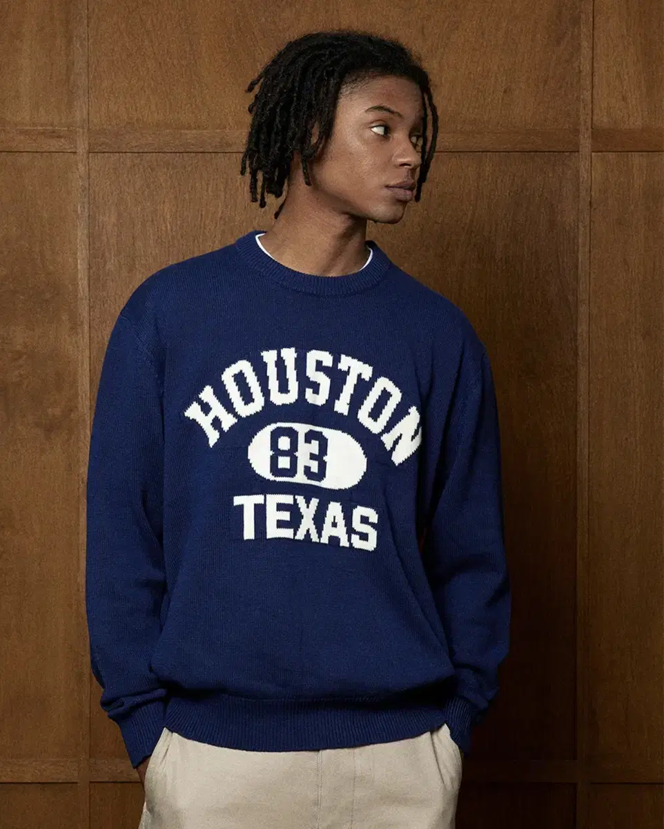 Outstanding V.S.C COTTON CREWNECK KNIT