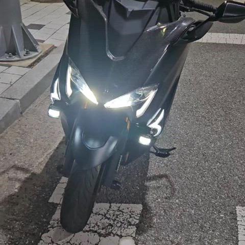 Tmax 530 DX 19년식 판매합니다.