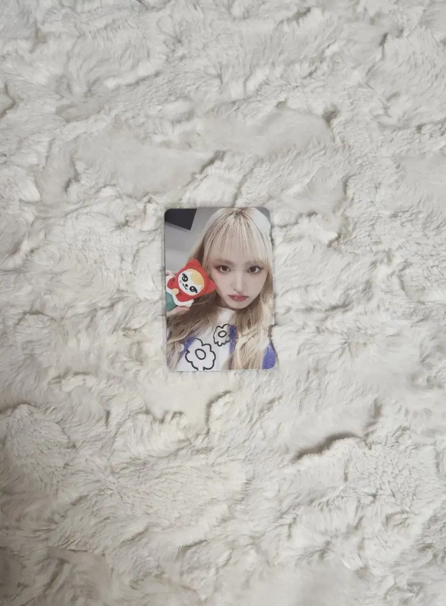 Source) ive MINE Christmas minive liz unreleased photocard