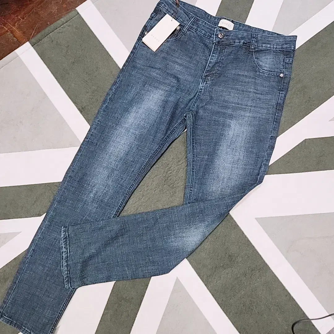 Gucci Jeans 36 New