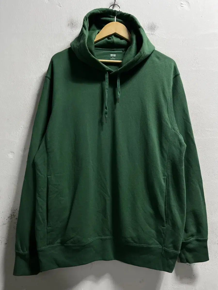 105-110 Uniqlo Green Loose Fit Sweat Hoodie Authentic