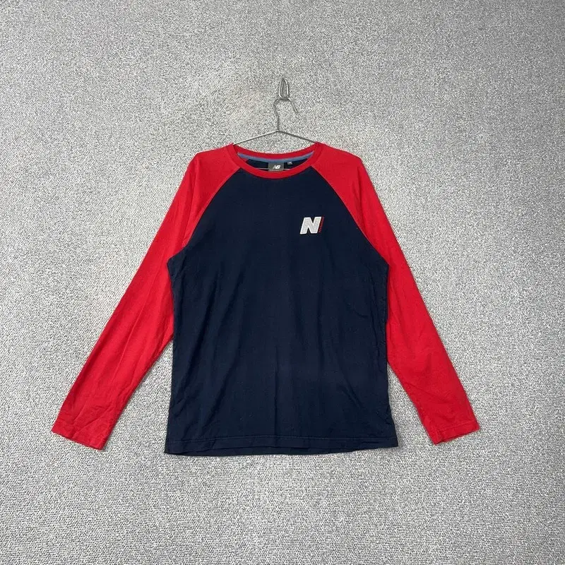 New Balance Logo Long Sleeve Tee 105