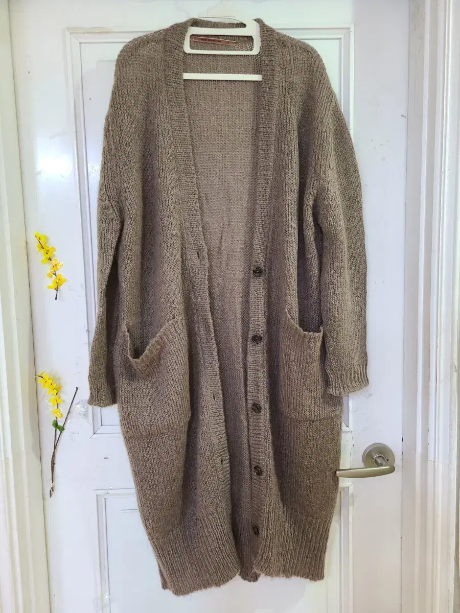 Gaeul winter wool knit cardigan. Almost new. Chest 60