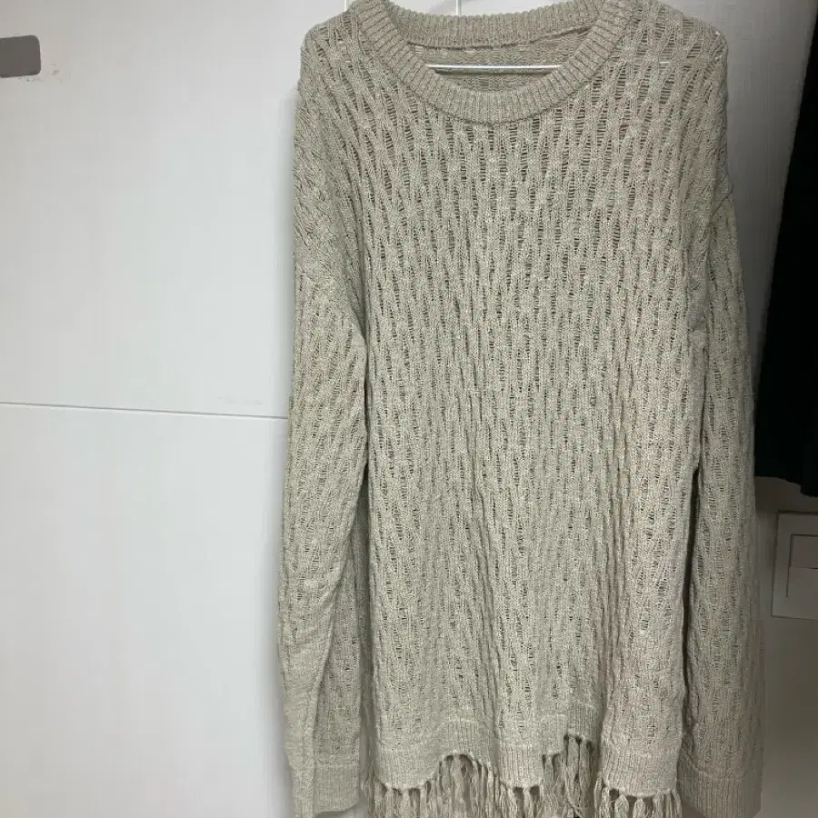 유스 테슬 니트 Tassel Crewneck Knit top [m]