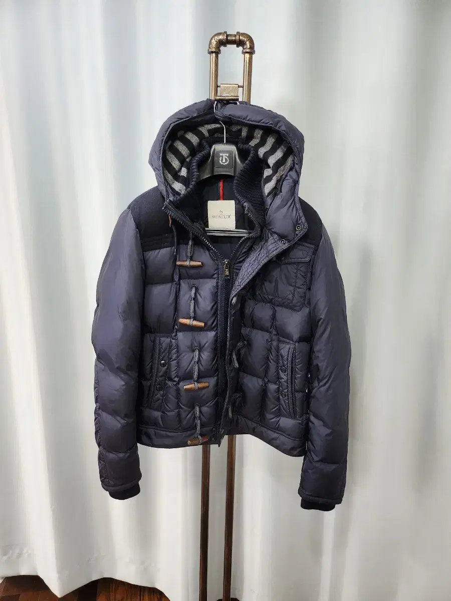 Moncler Virgil Tteokbokki Button Padded Jumper 3/100