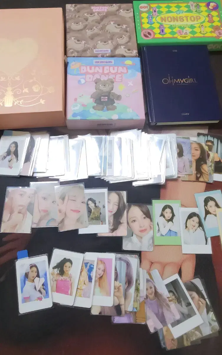 oh my girl talduk disposal arin announcement jiho yubin yooa seunghee mimi hyojung bungee polaroid