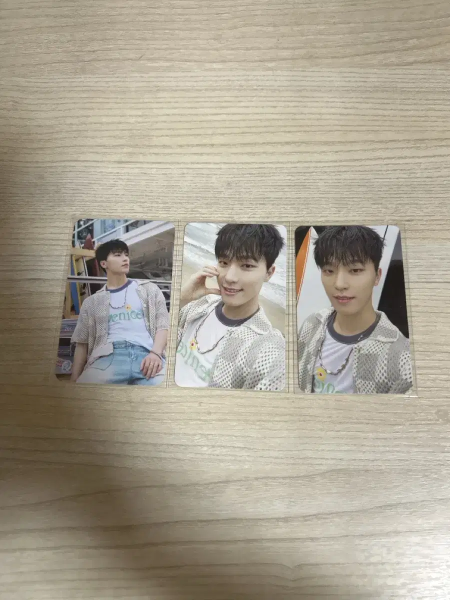 Dino Spielder Fields sells photocard 