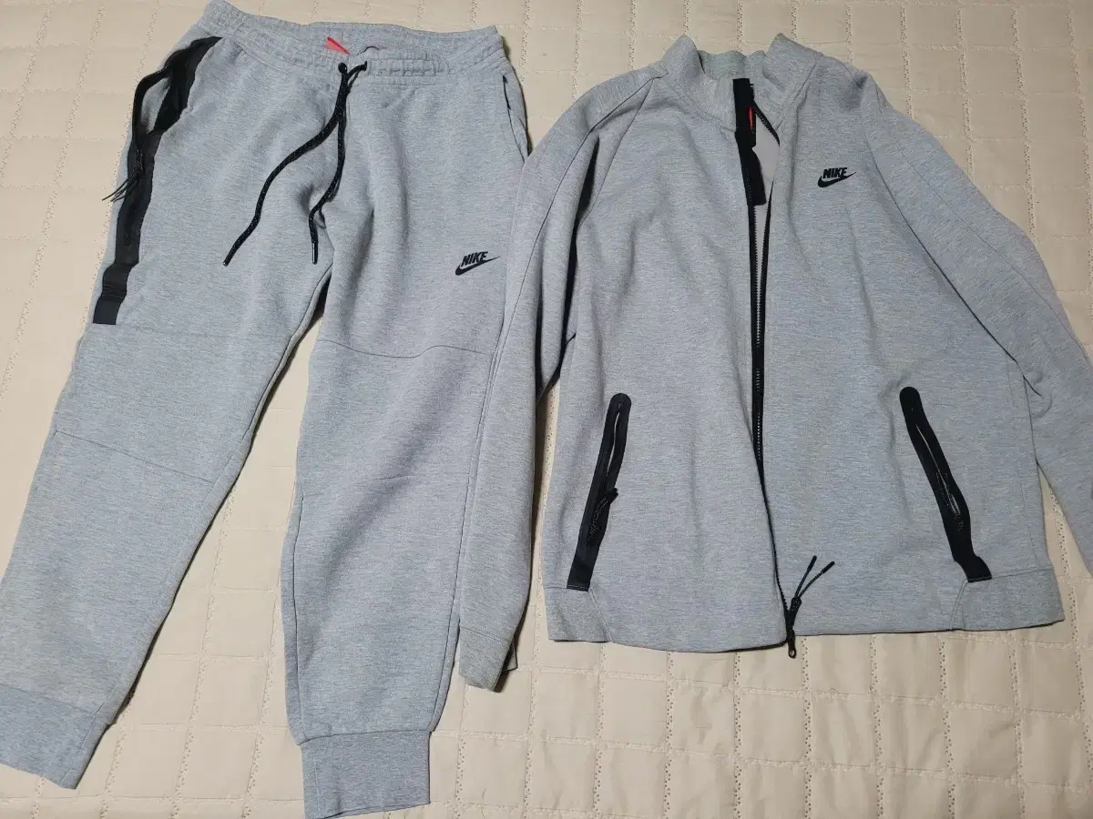 Nike TechPack Zip Up Jogger Setup