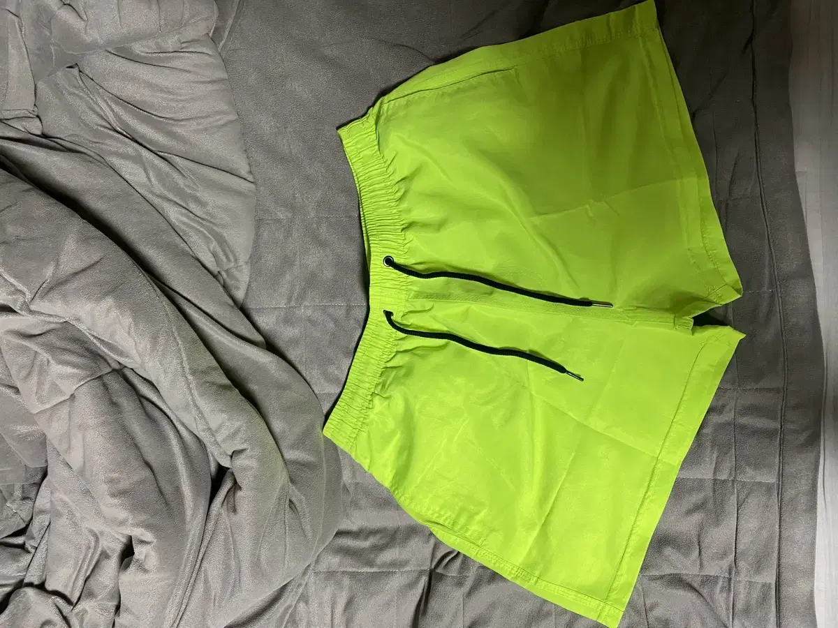 Fluorescent colored vahn XL