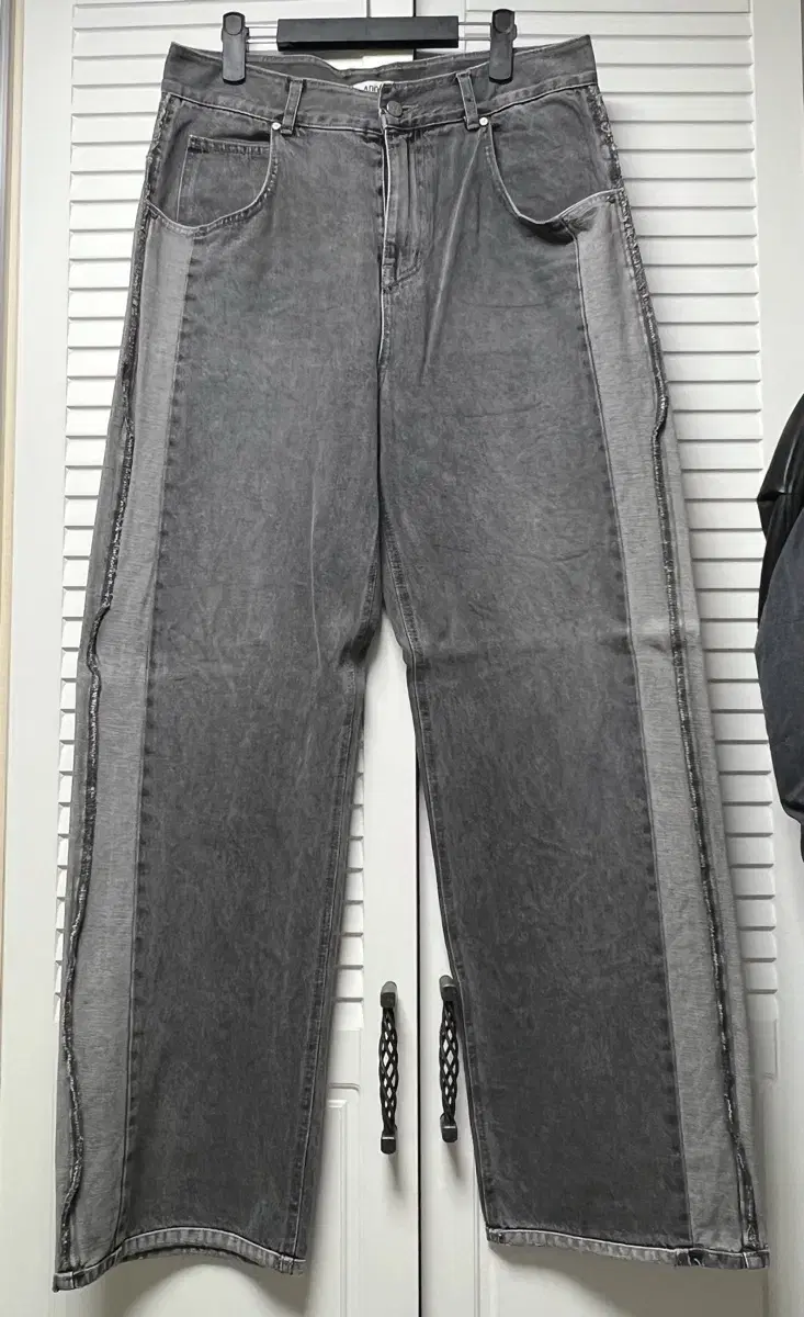 [L] Ad Ugly Long Wide Denim Pants