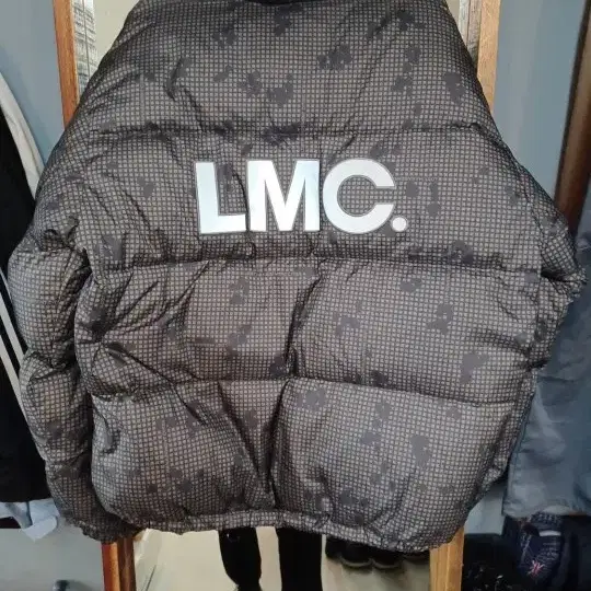 lmc 빅로고 리버시블 패딩 오버핏m L