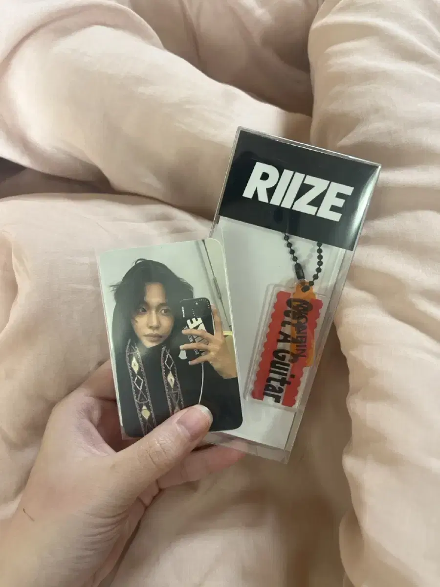 GetAnything else wonbin keyring photocard WTS