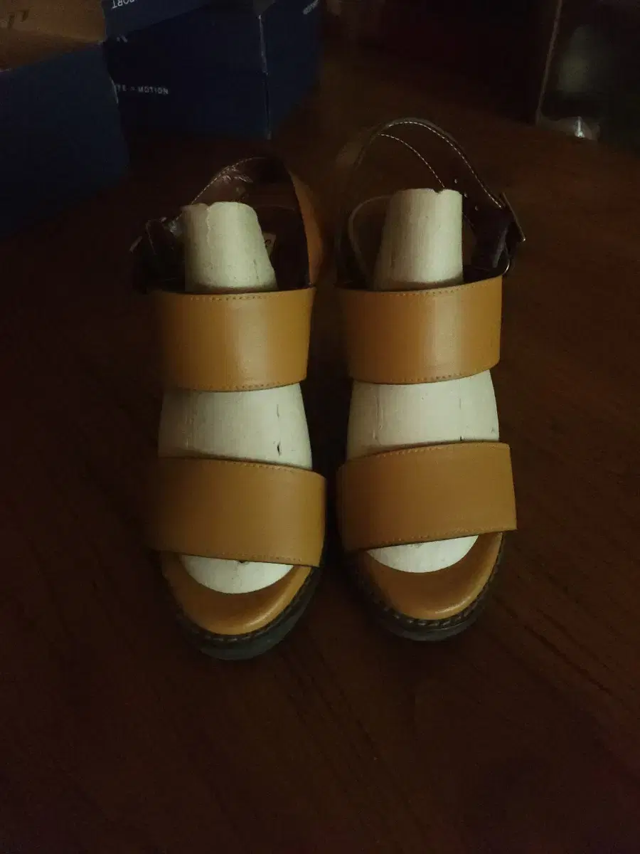 High Quality Leather Sandals 235