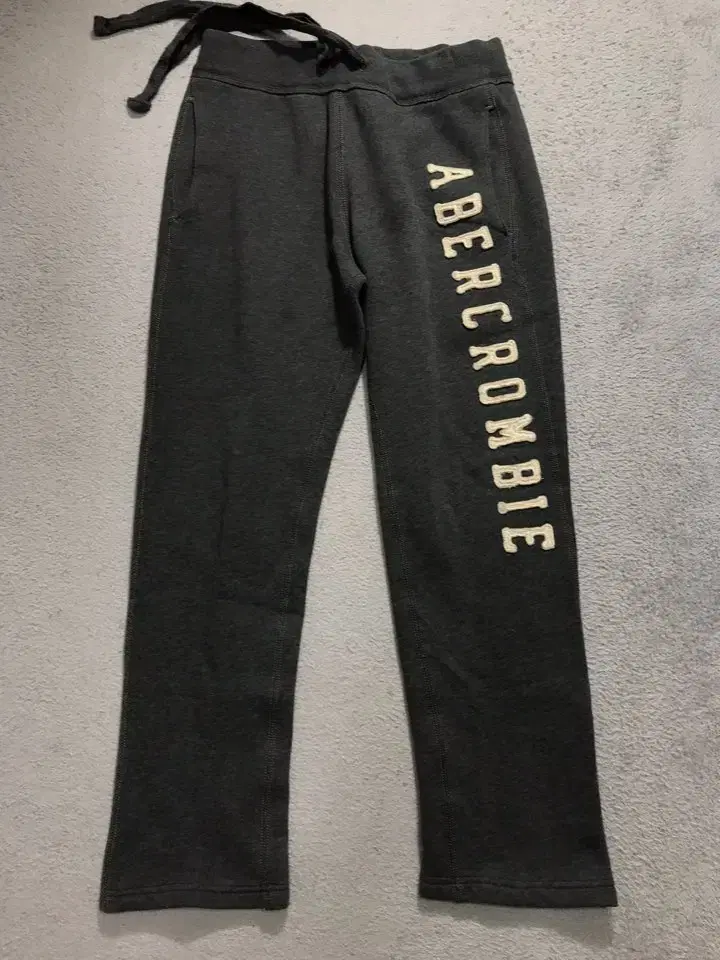 [30-32"][Unisex]# Abercrombie & Fitch (AF) Banded Pants