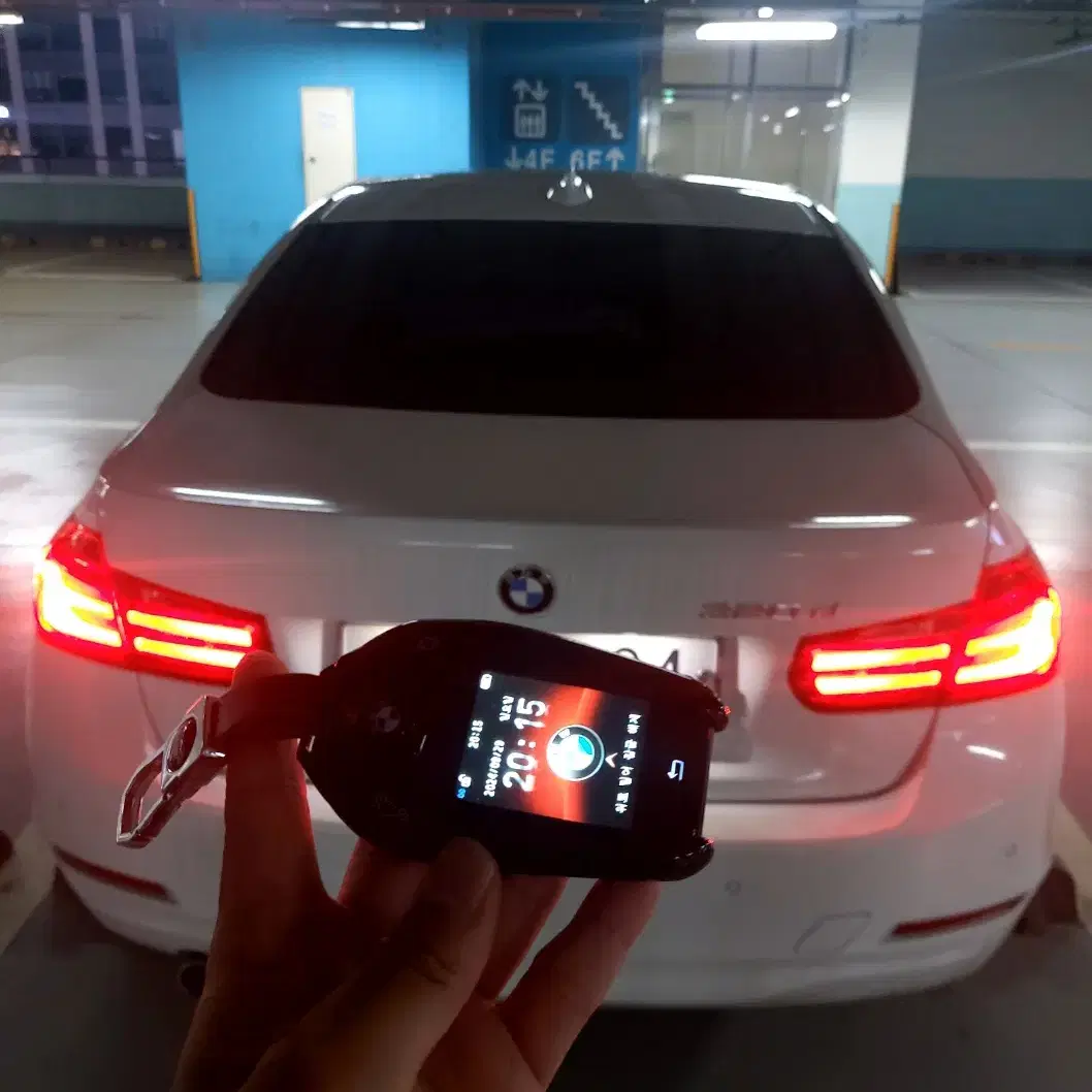 BMW F30 3시리즈 구형 차키를 최신형 LCD 디지털키로 이식 개조