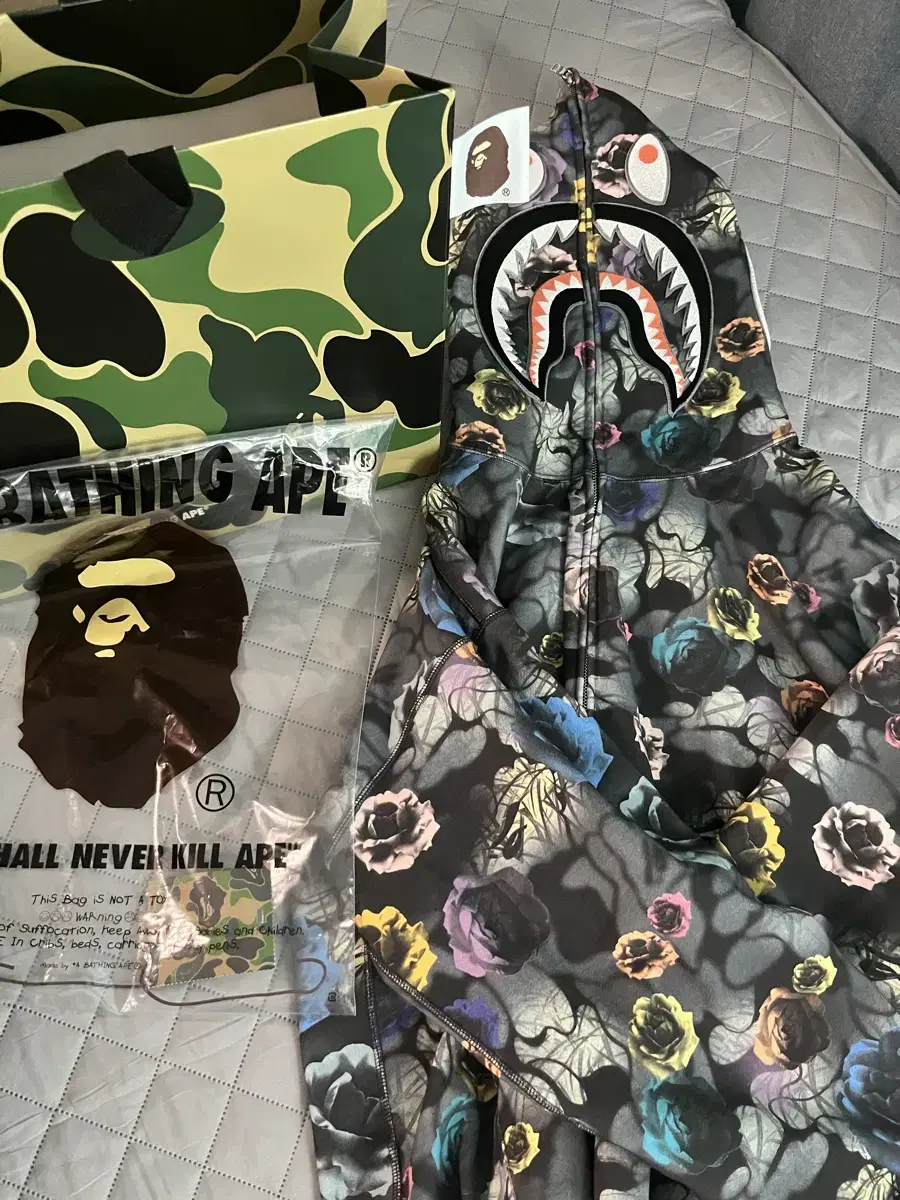 Vape Floral Shark Hoodie Zip UpL