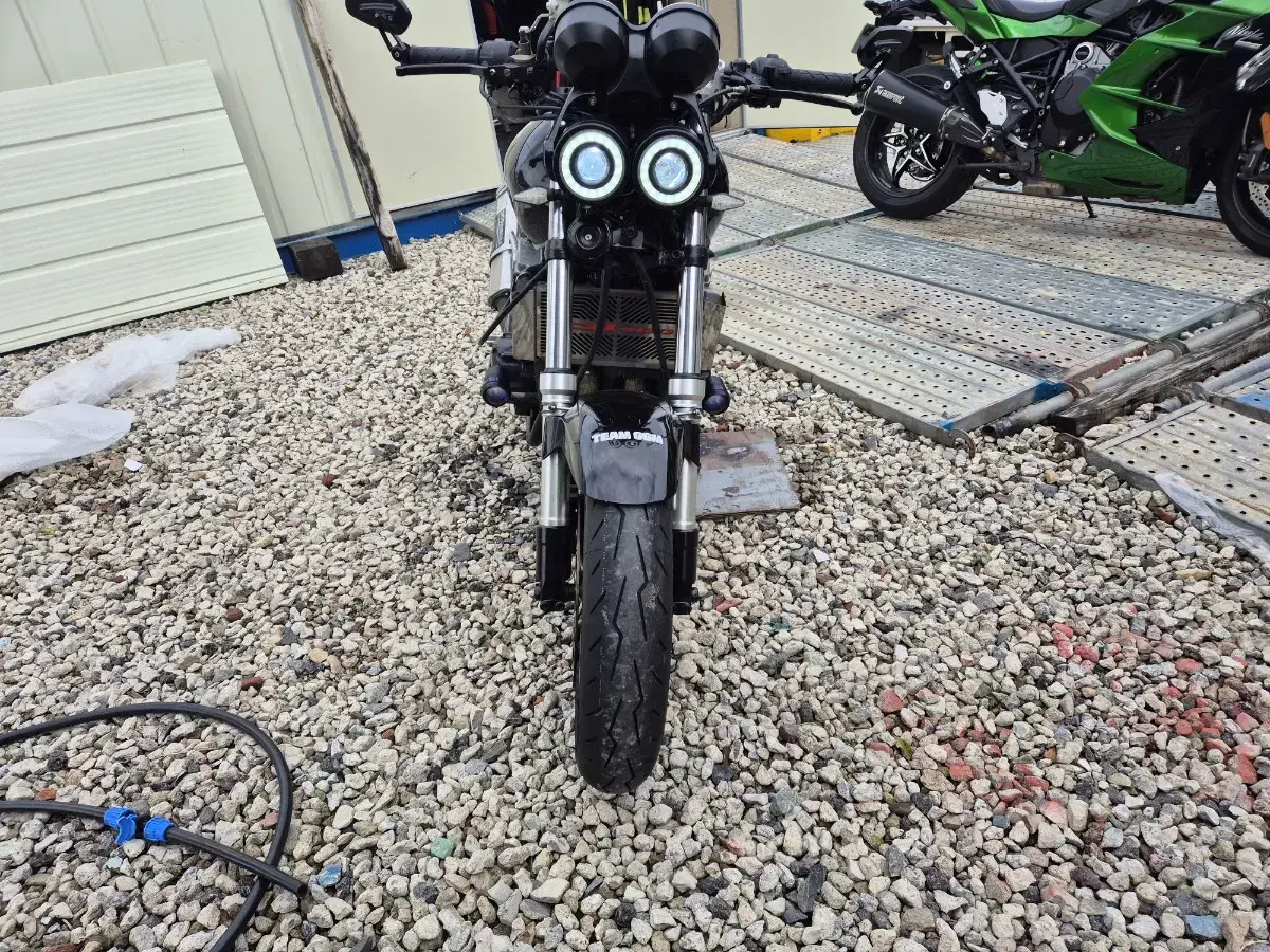 혼다 CB400 vtec1 리스토어