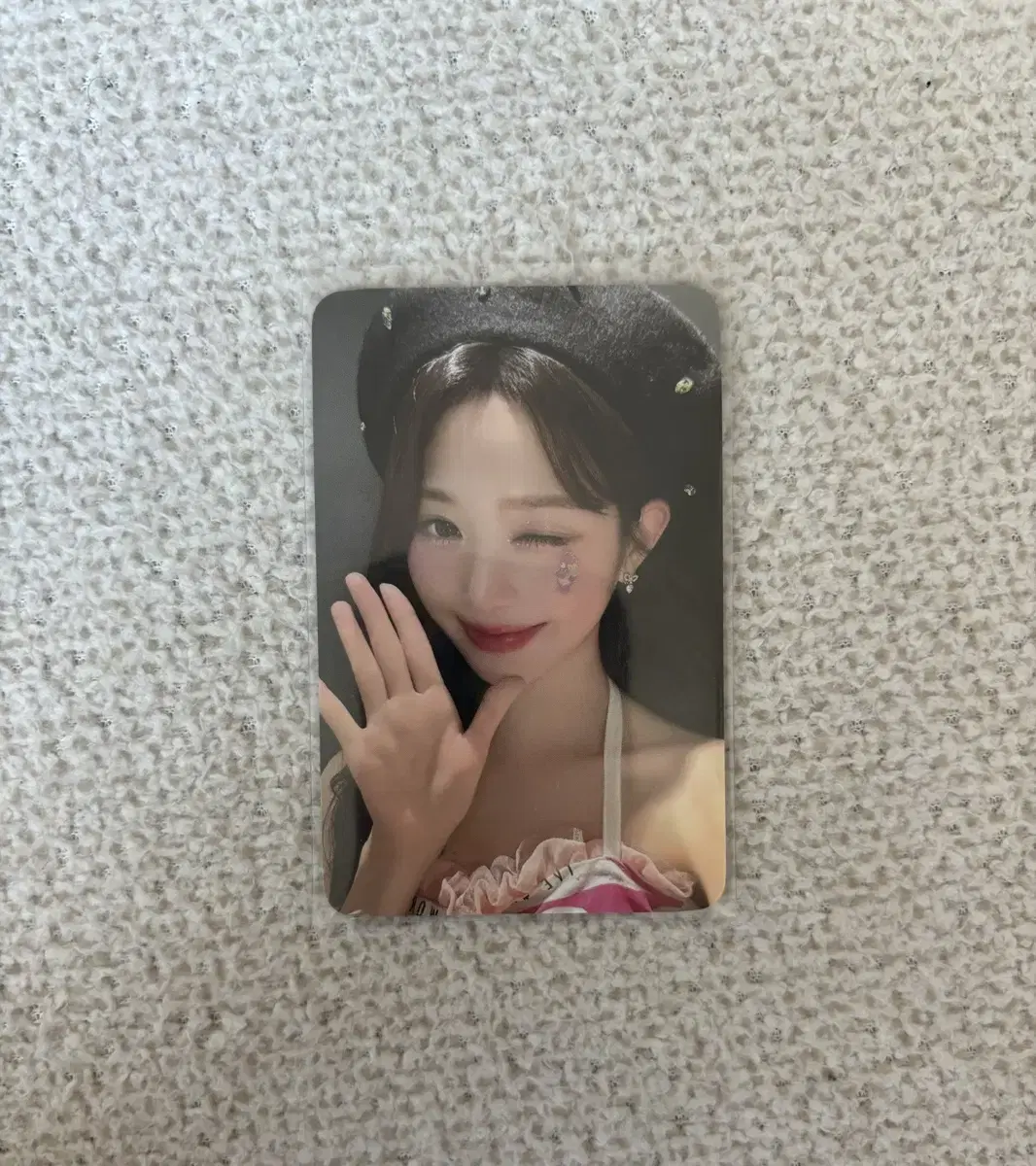 Ive ankon mirror md wonyoung photocard sells! yujin gaeul wonyoung leeseo