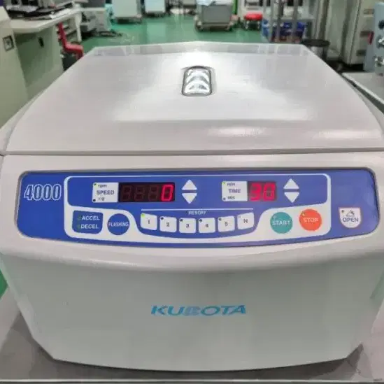 KUBOTA 4000 Centrifuge 원심분리기