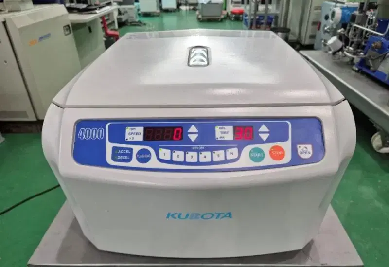 KUBOTA 4000 Centrifuge 원심분리기