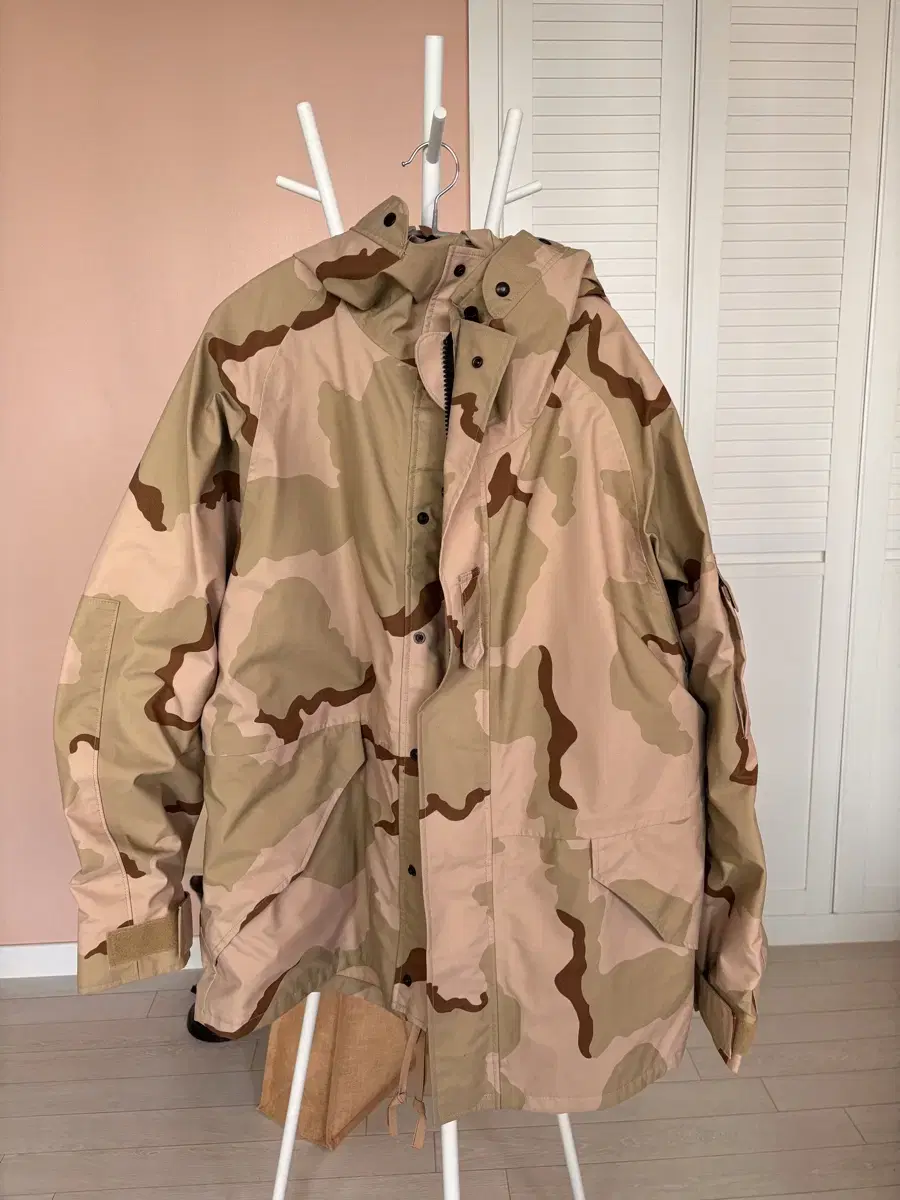 (XL Regular) US Army Desert Tricolor Gore Tex