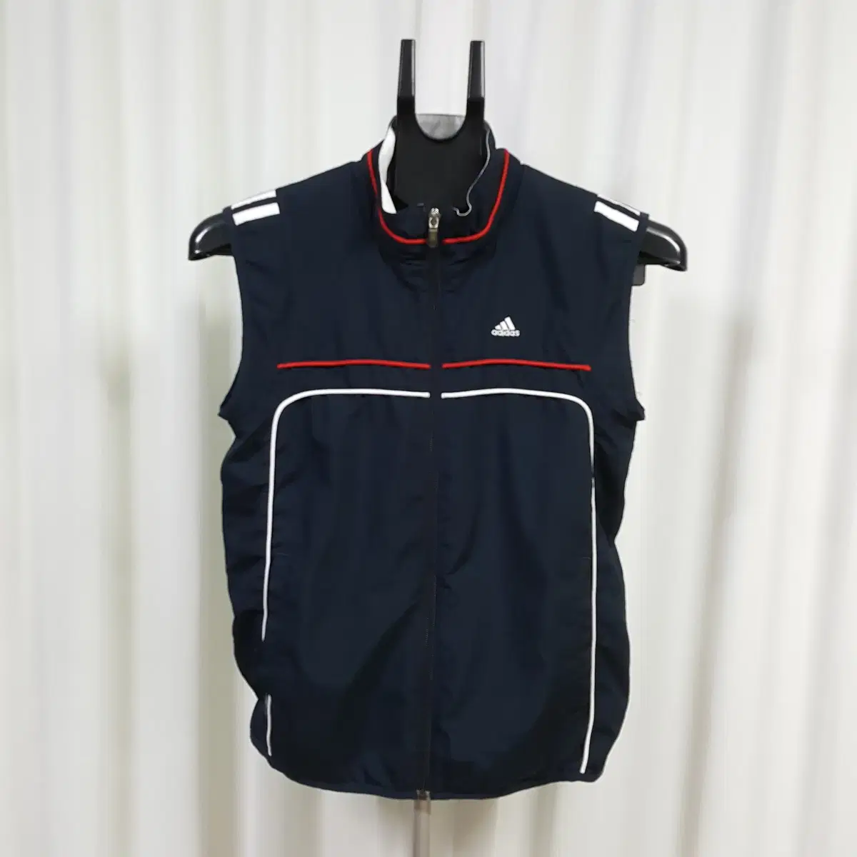 adidas Old School Sports Vest Size 95 Oilcloth