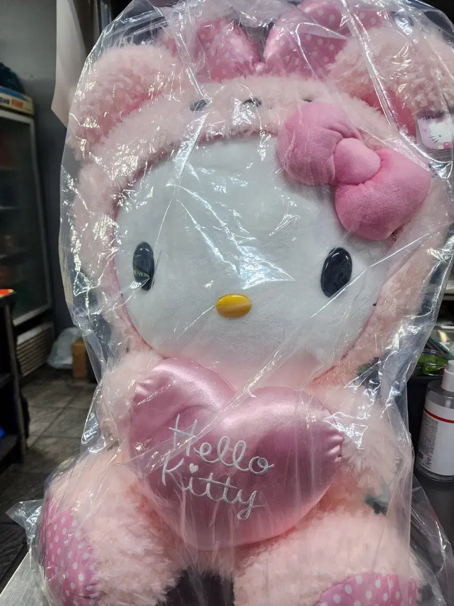 [unsealed] Hello Kitty Pinkheart doll for sale.