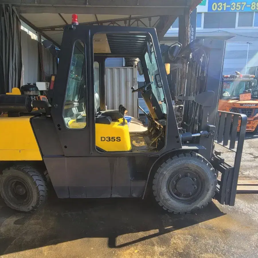 Doosan 3.5 to두산3.5톤3단마스트 자동발 케빈 싱글타이어 히터