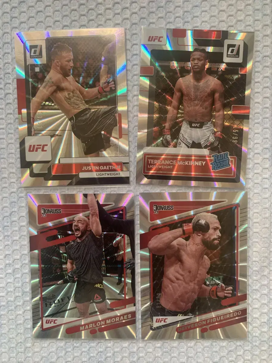 4 UFC Limited Cards in Bulk