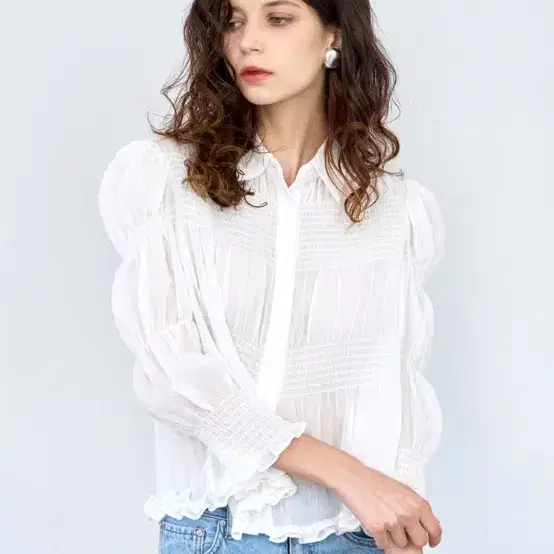 Asang 아상 블라우스 Cleo Smocked Frill Blouse