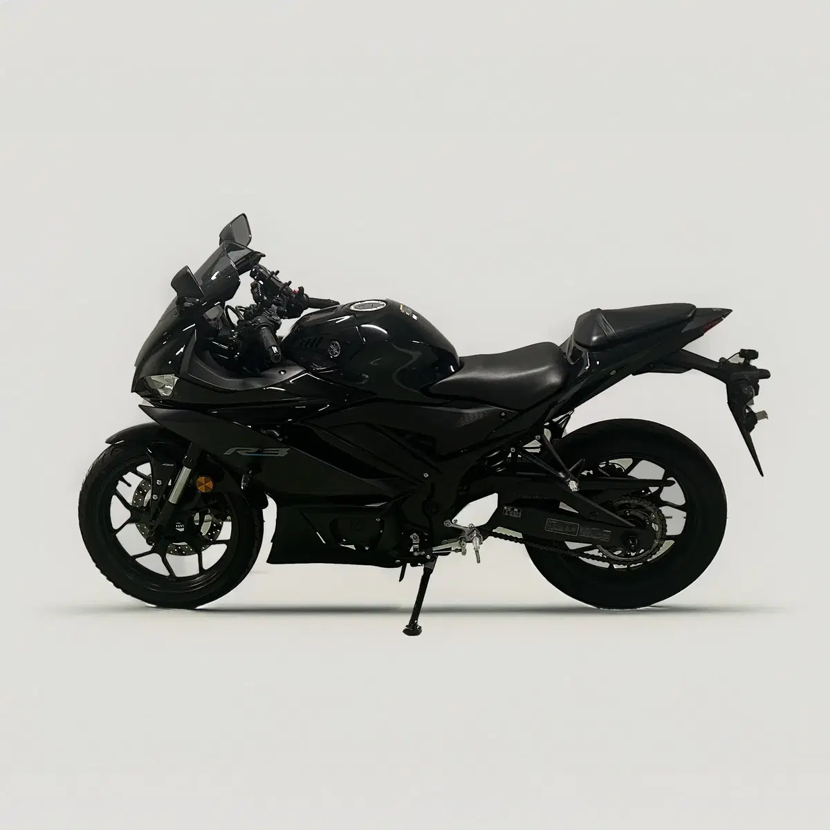 23년식YAMAHA R3 7700km 신차급 컨디션 (아크라포빅 숏배관)