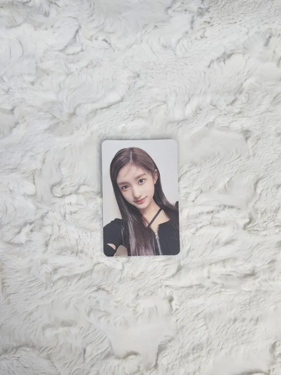 Source) ive eleven leeseo albumphotocard