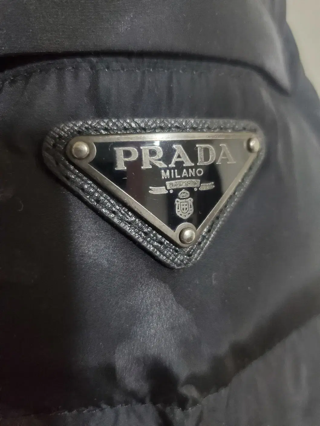 [50, with certificate of authenticity] Prada SGH258 Triangle Logo Men's Padding