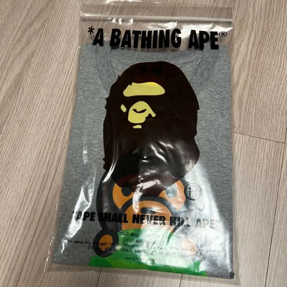 (L) 정품 베이프 반팔티 미개봉 새제품 bape