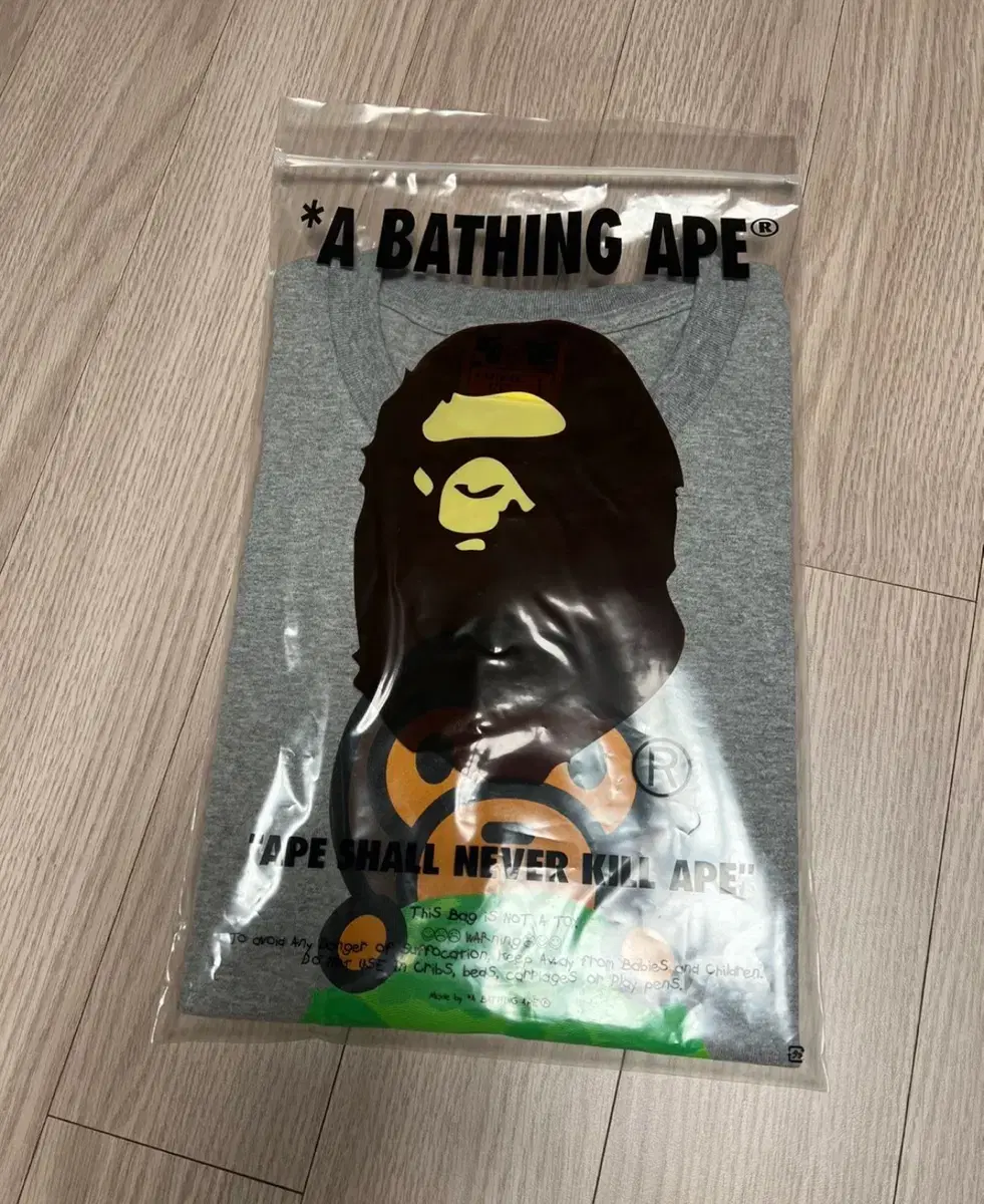 (L) 정품 베이프 반팔티 미개봉 새제품 bape