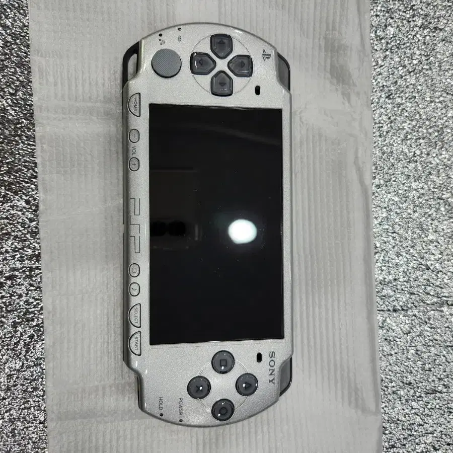 psp 한정판 크라이시스 코어 미사용품