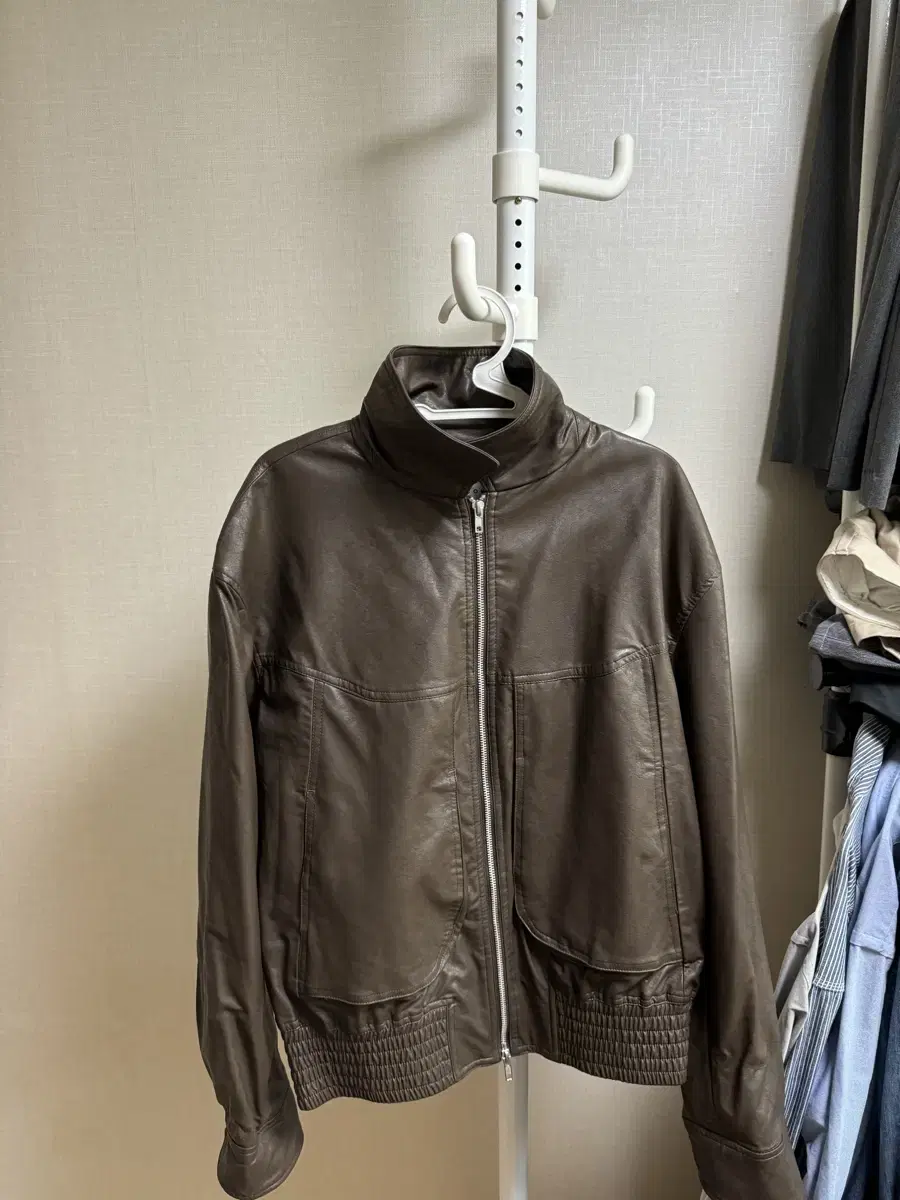 Non-slouch leather jacket