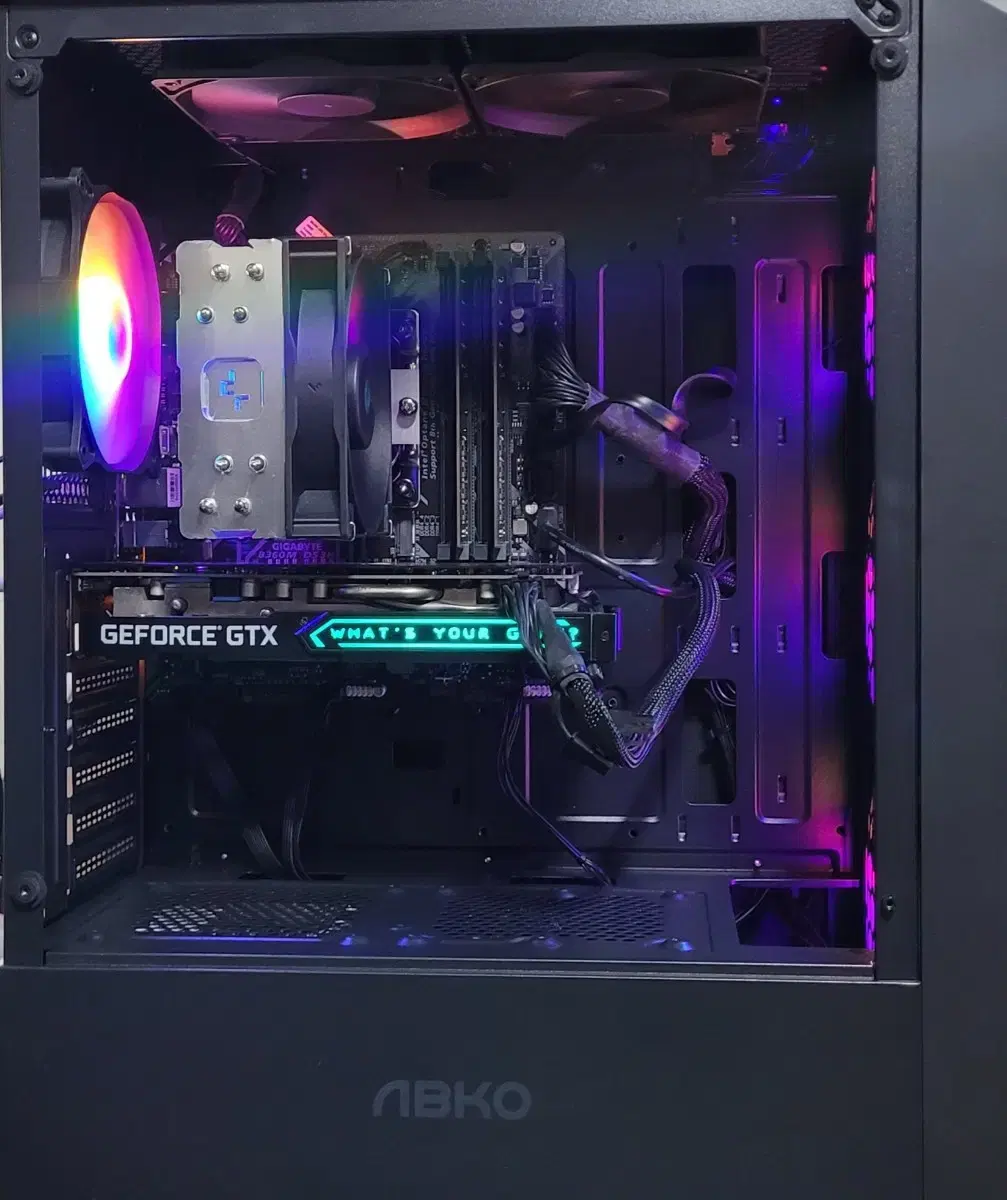 I7 9700K GTX1660S RAM16G SSD256 데스크탑