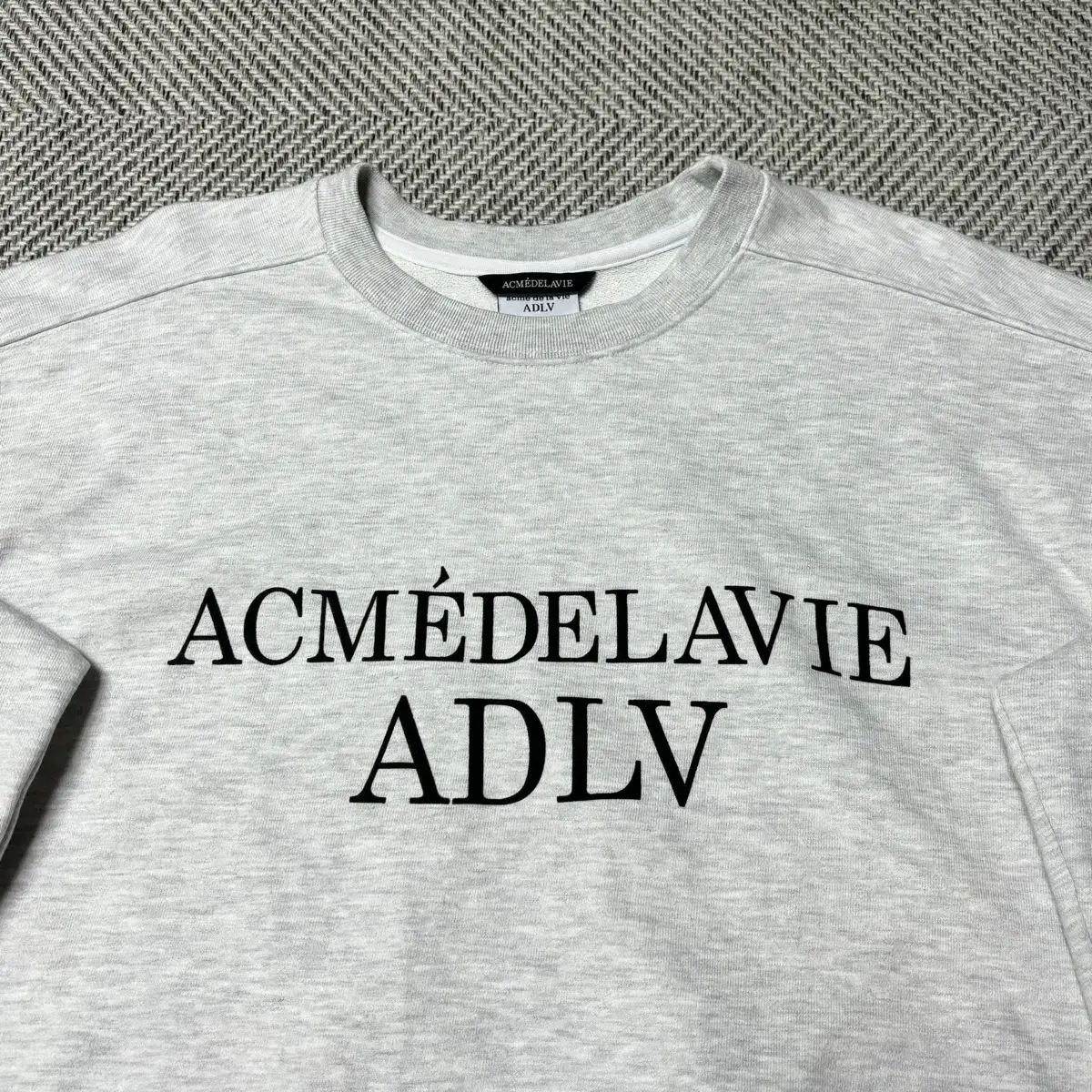 ADLV 아크메드라비 레터링 클래식 맨투맨 스웻셔츠