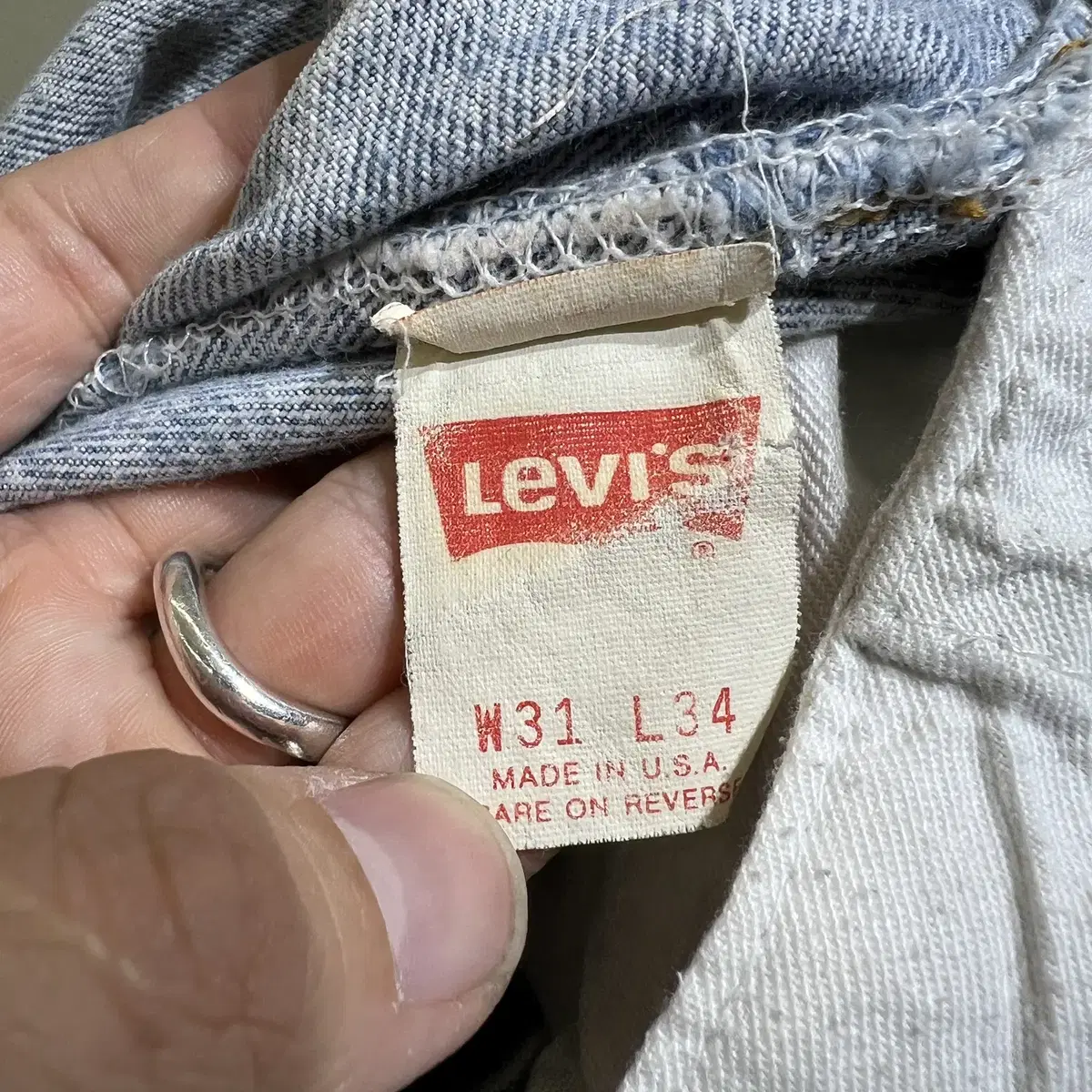 90's LEVIS 501 (Made in USA)