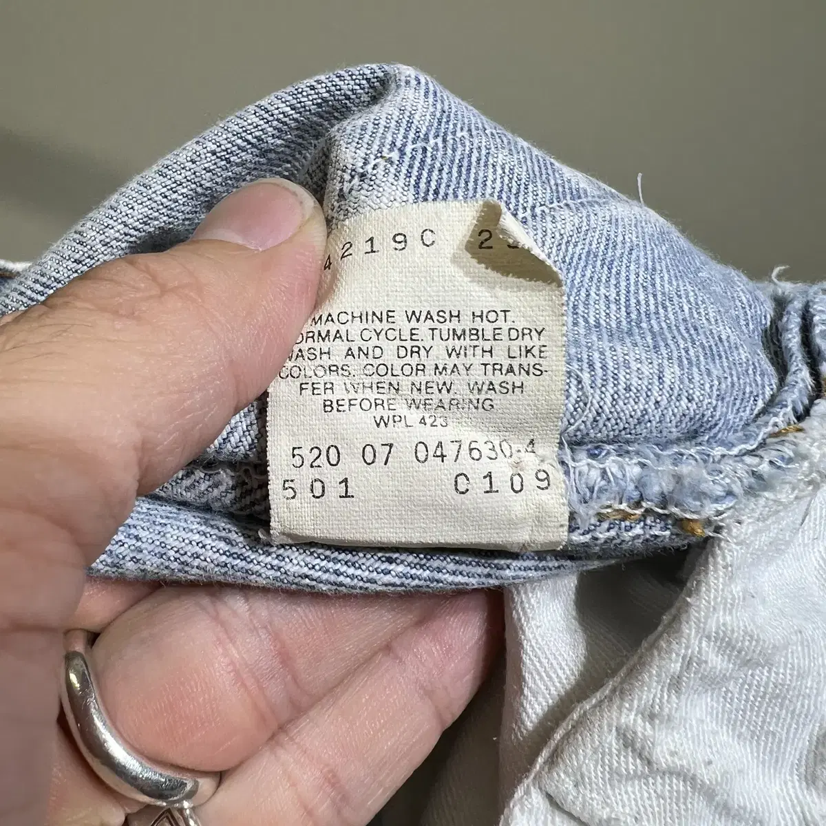 90's LEVIS 501 (Made in USA)