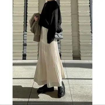 클라스텔라 플리츠 스커트