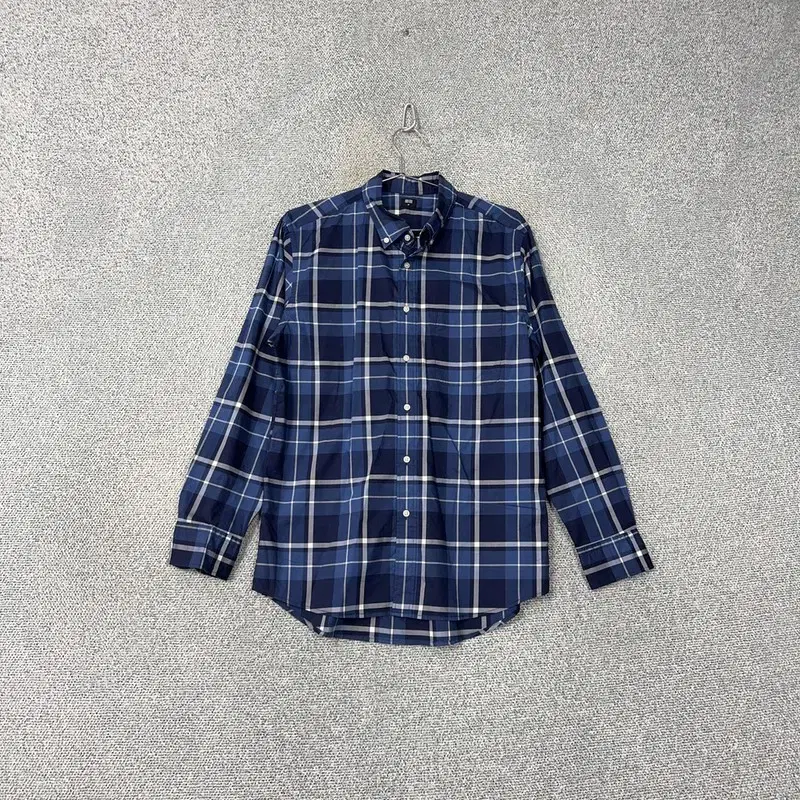 Uniqlo bloo Navy check shirt M