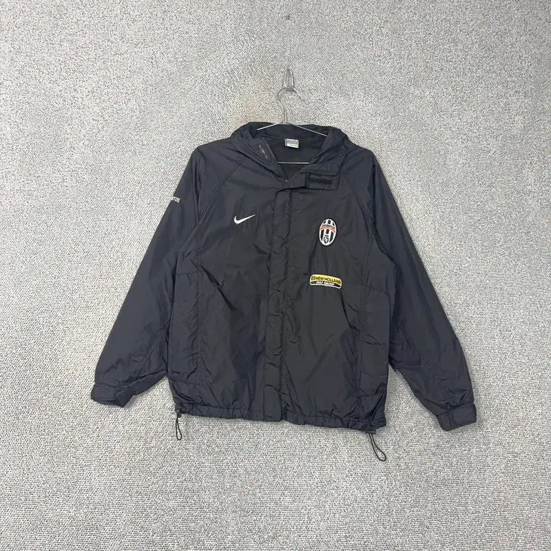 Nike Juventus Black Windbreaker S