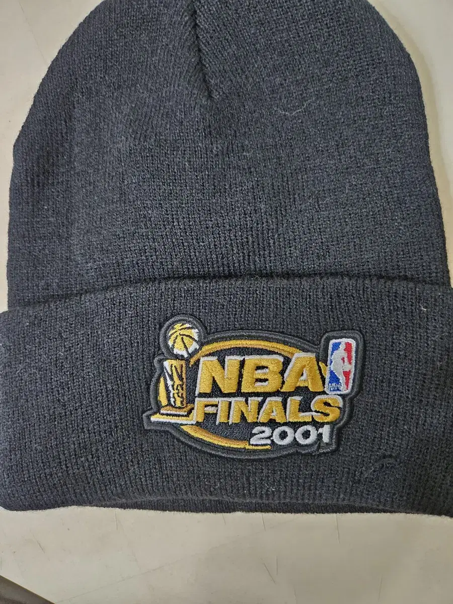 Mitchell & Ness 2001 Finals Beanie Lakers Sixers