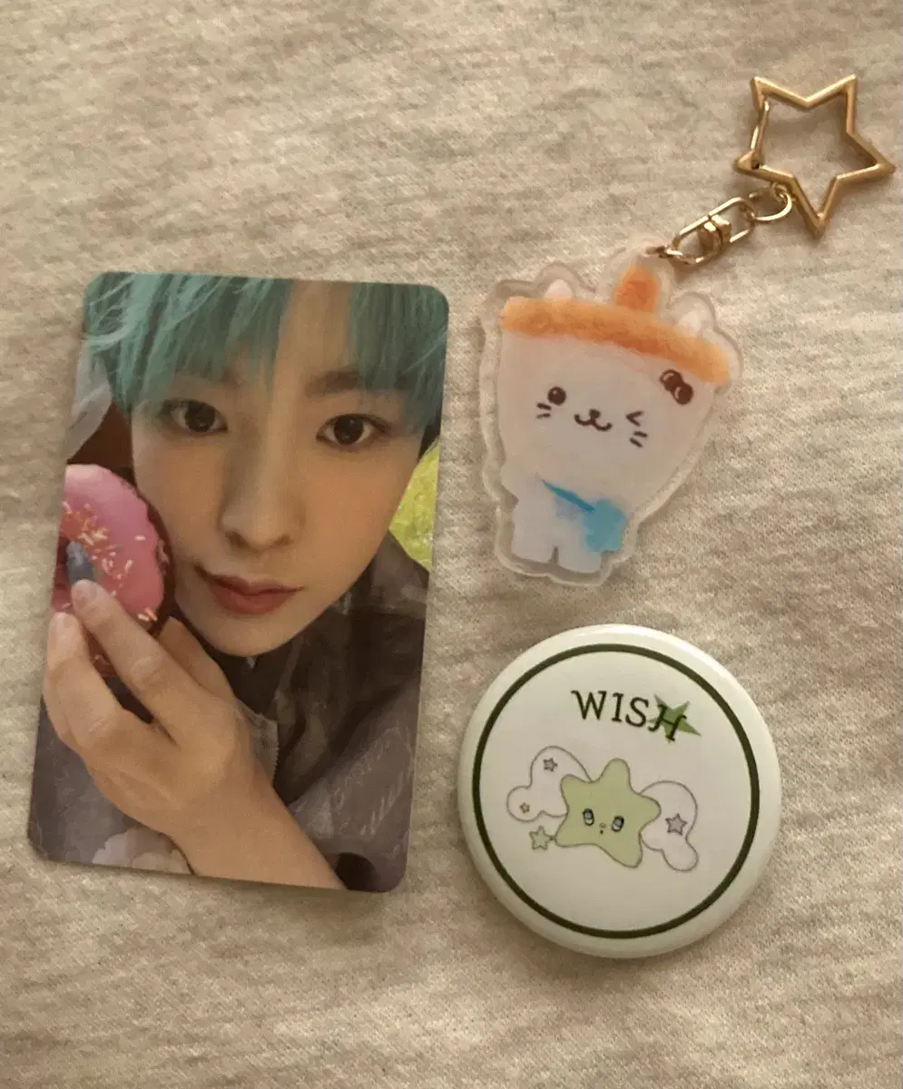 Lightning Market Specials / Sell NCT Wish Chuu Pin Button