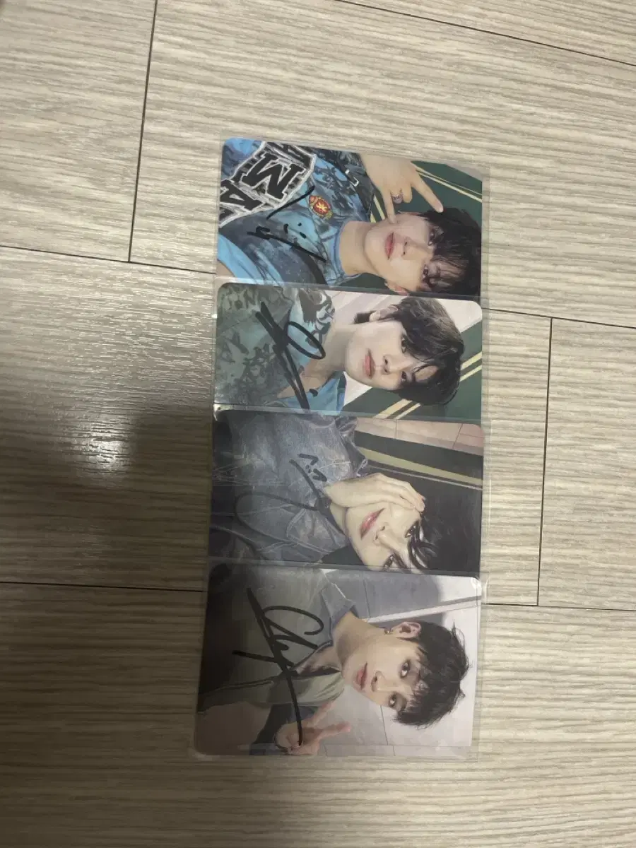 Skz sign sells photo kards